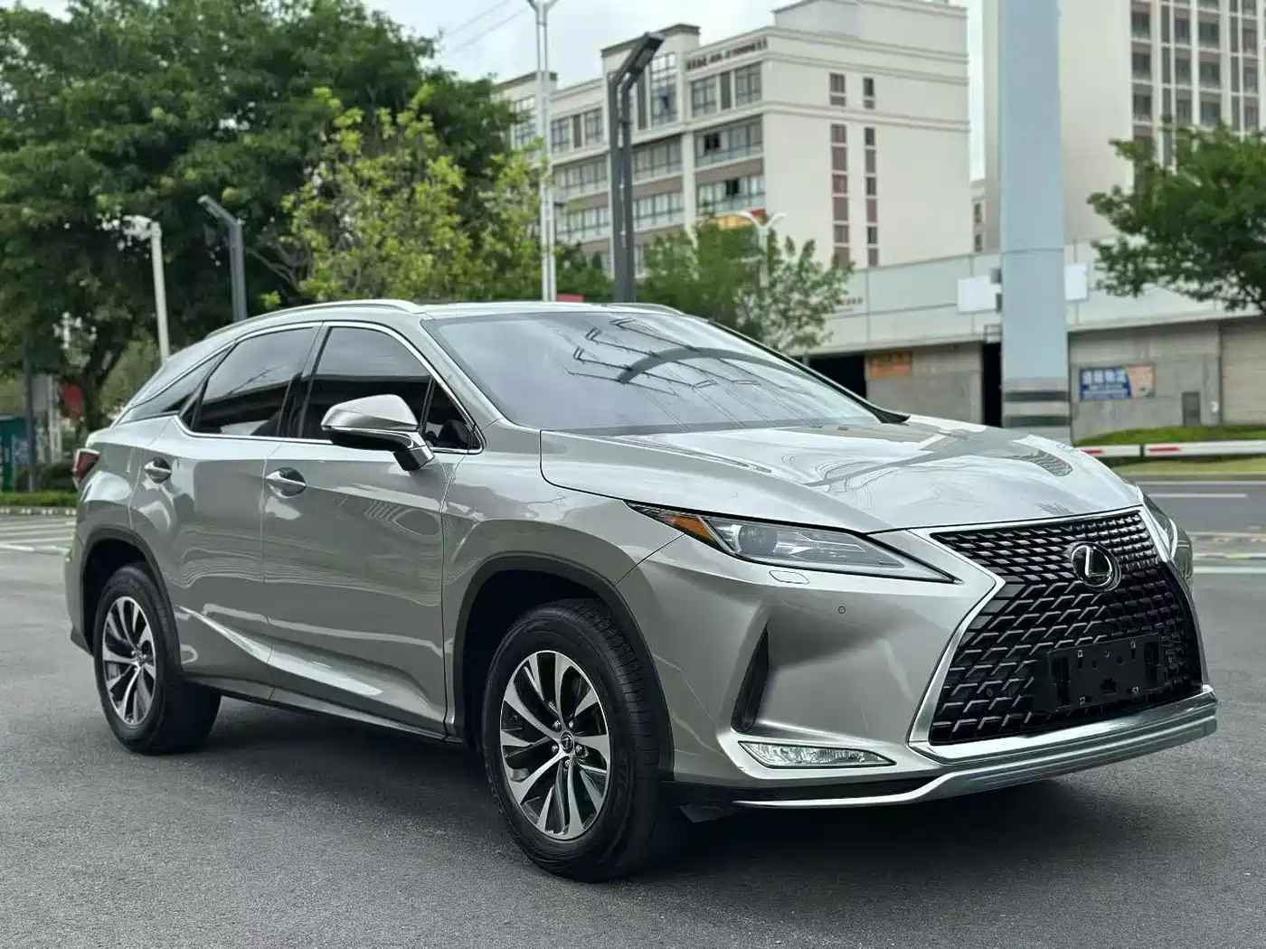 Фото 3 - Lexus RX