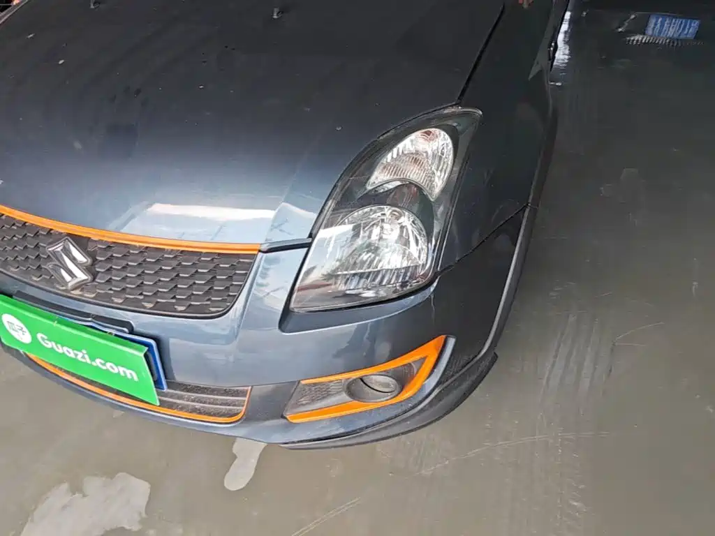 Фото 24 - Suzuki Swift