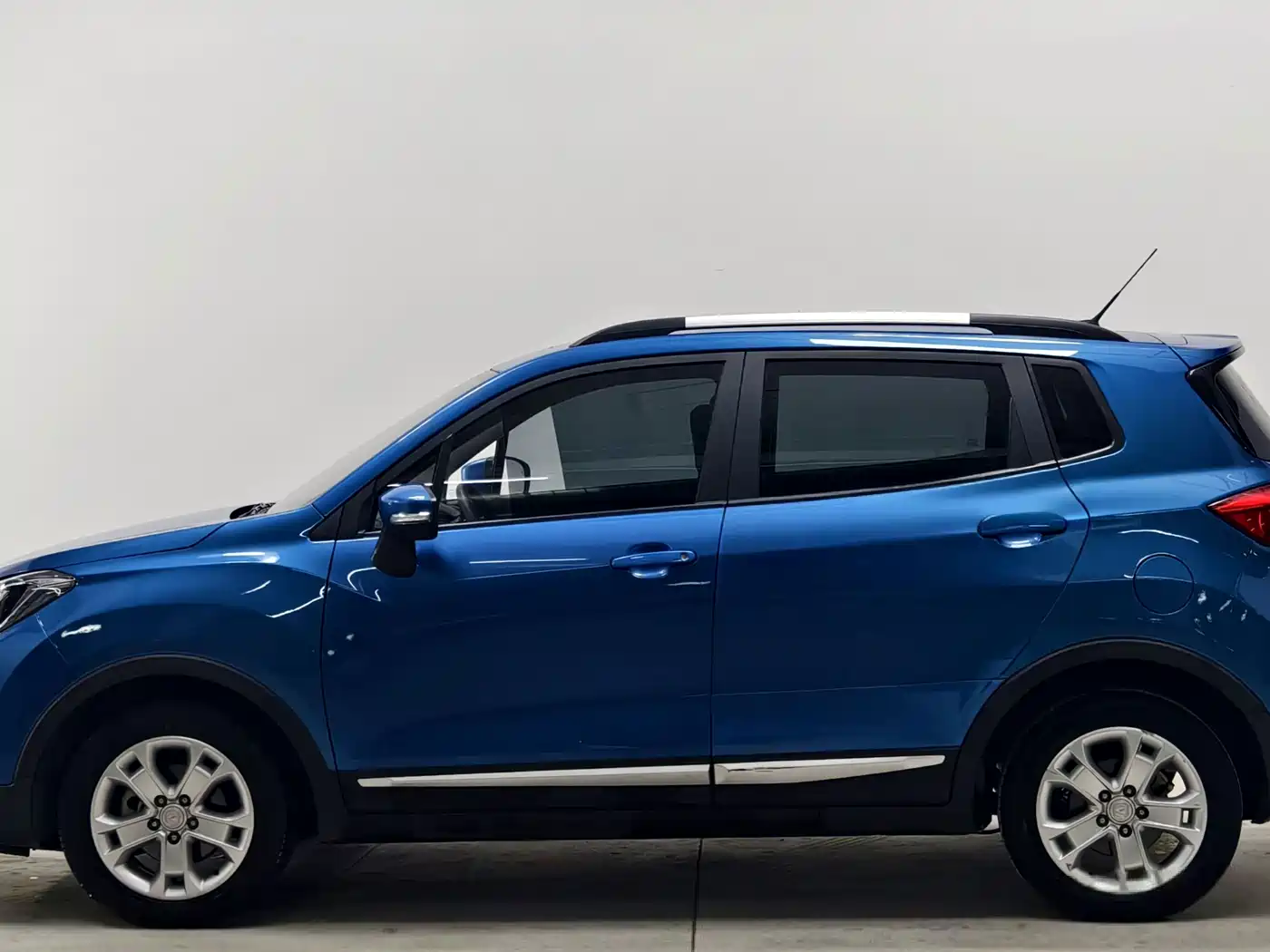 Фото 7 - Changan CS15