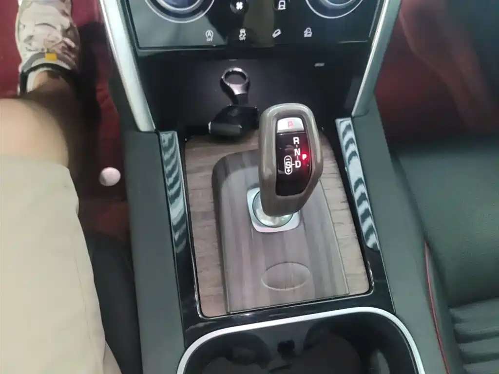LAND ROVER DISCOVER SPORTS
