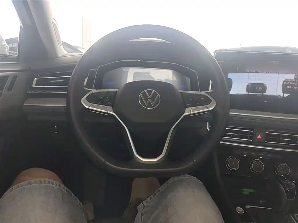 Volkswagen Sagitar 2023 300TSI DSG Surpassing Edition фото 11