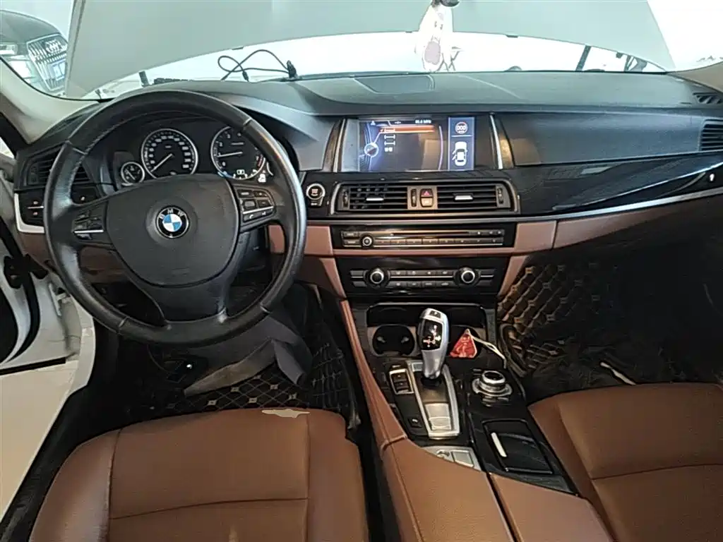 BMW 5 Series 2014 520Li Elegance фото 10