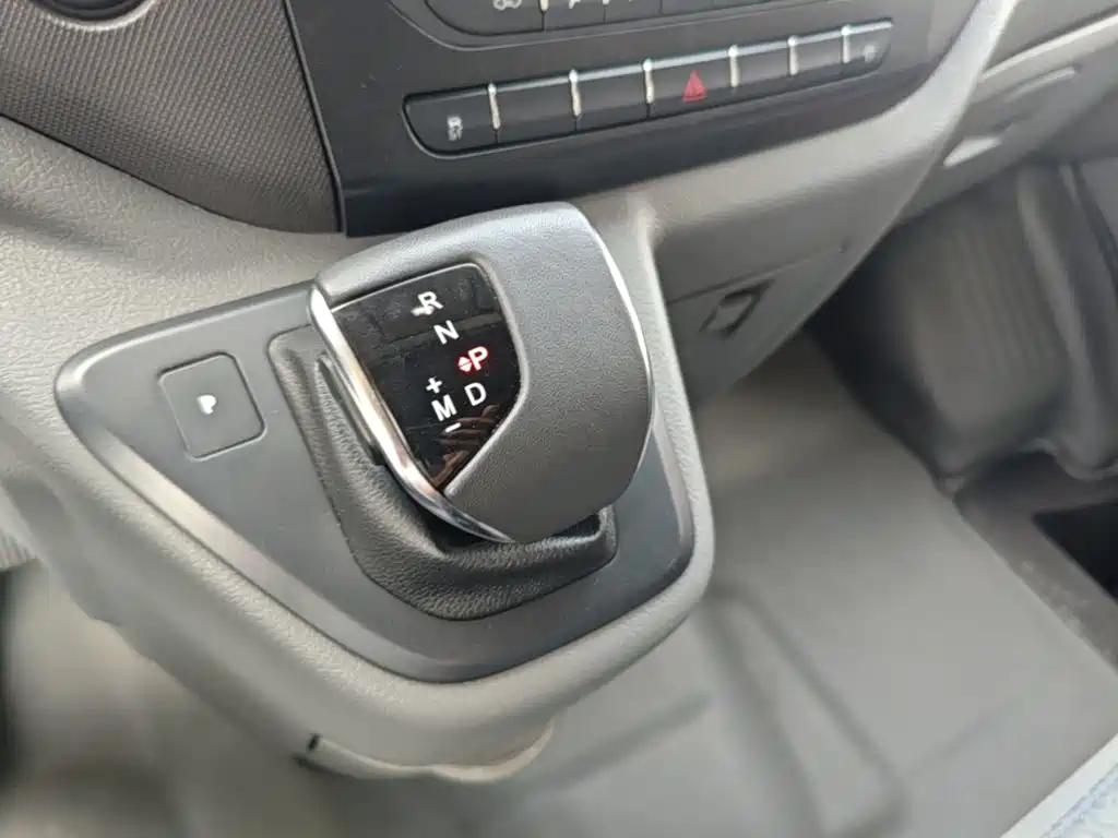 Foton Tuyano 2024 2023 2.0T Automatic Jixiang Long Wheelbase Medium Roof Single Rear Wheel 7/9-Seater