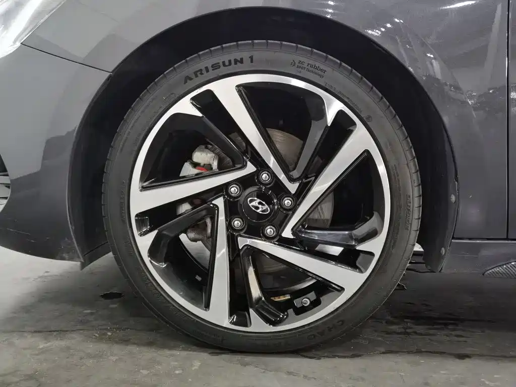 Фото 17 - Hyundai Fista