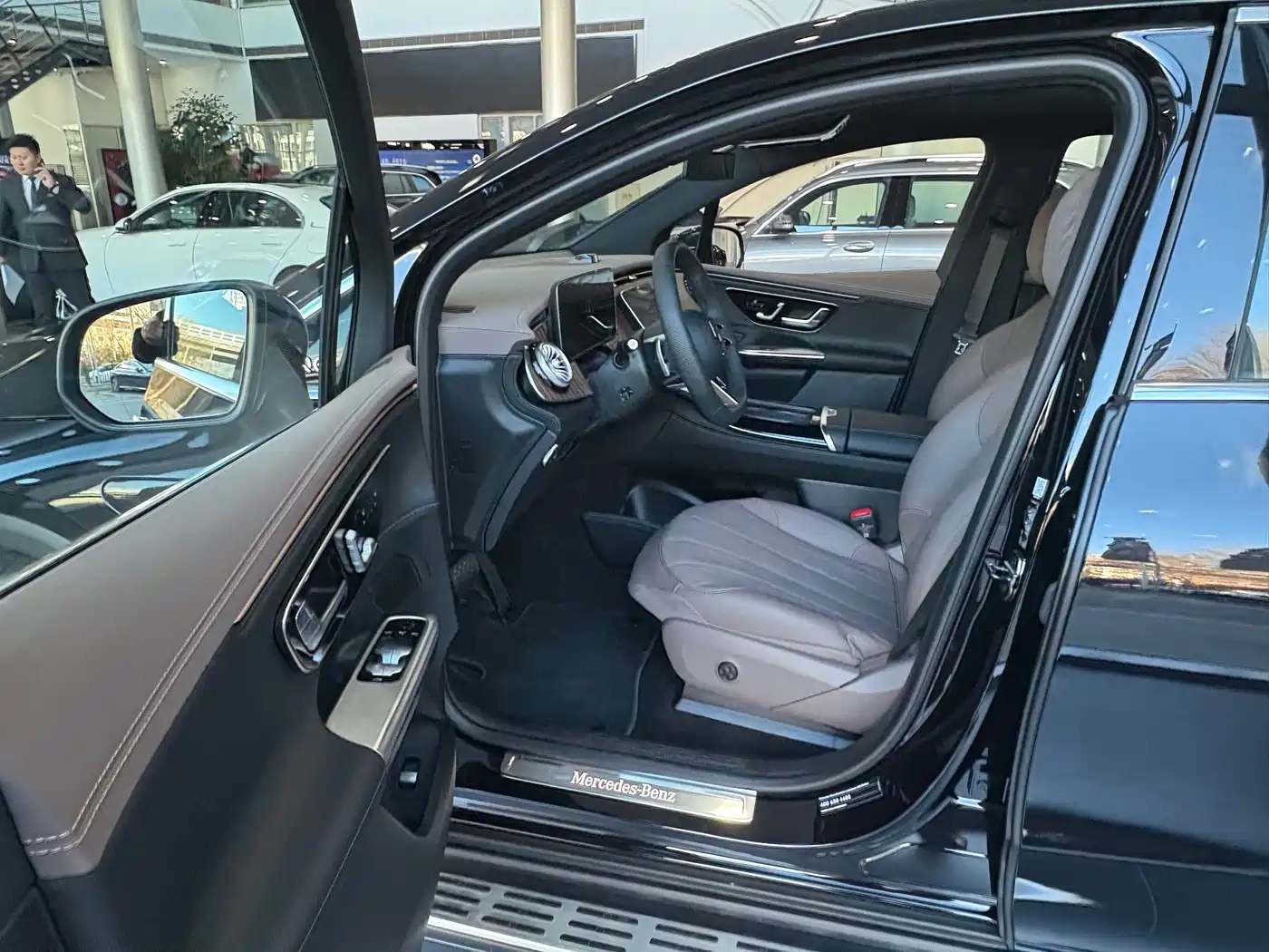Mercedes-Benz EQE SUV 2024 500 4MATIC Pioneer Edition фото 4