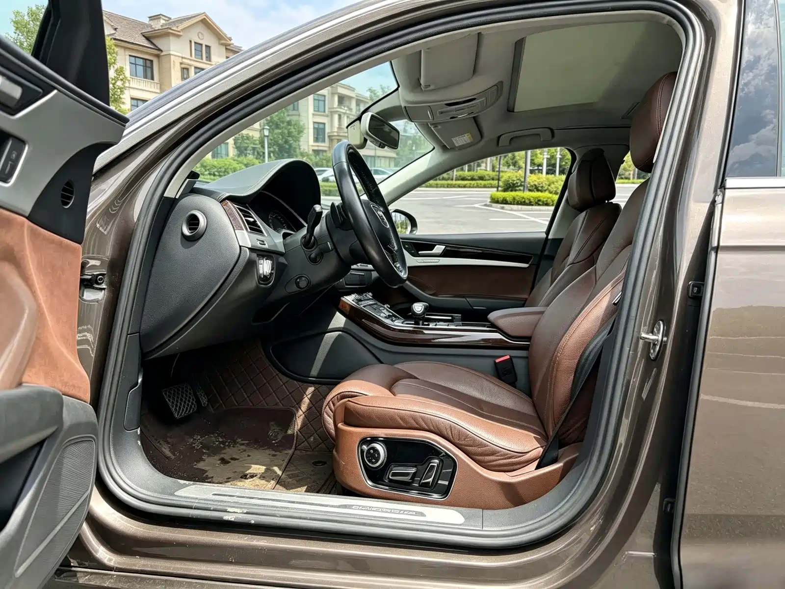 Фото 6 - Audi A8