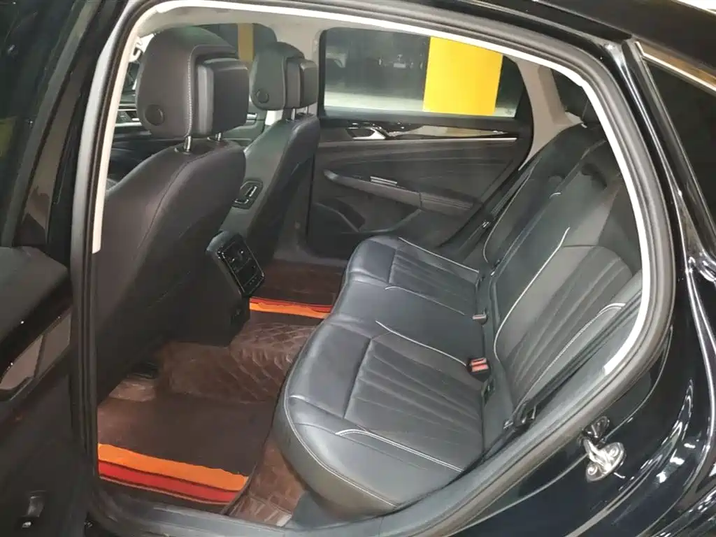 Volkswagen Passat 2024 330TSI Starlight Elite Edition фото 17