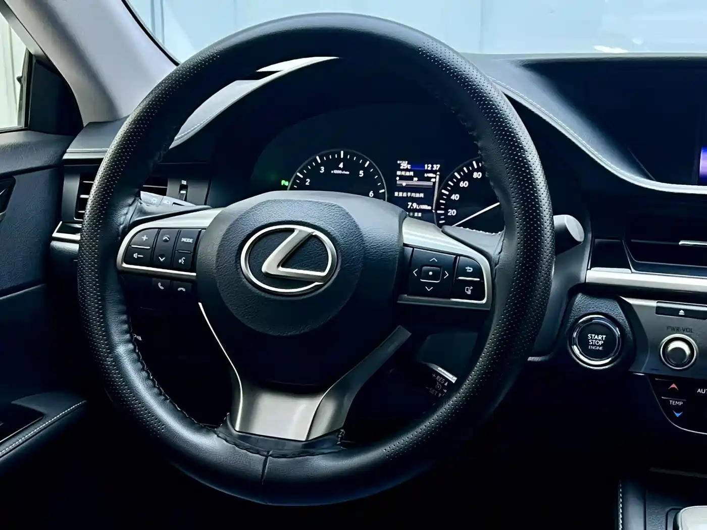 Lexus ES 2015 200 Elite Edition фото 8