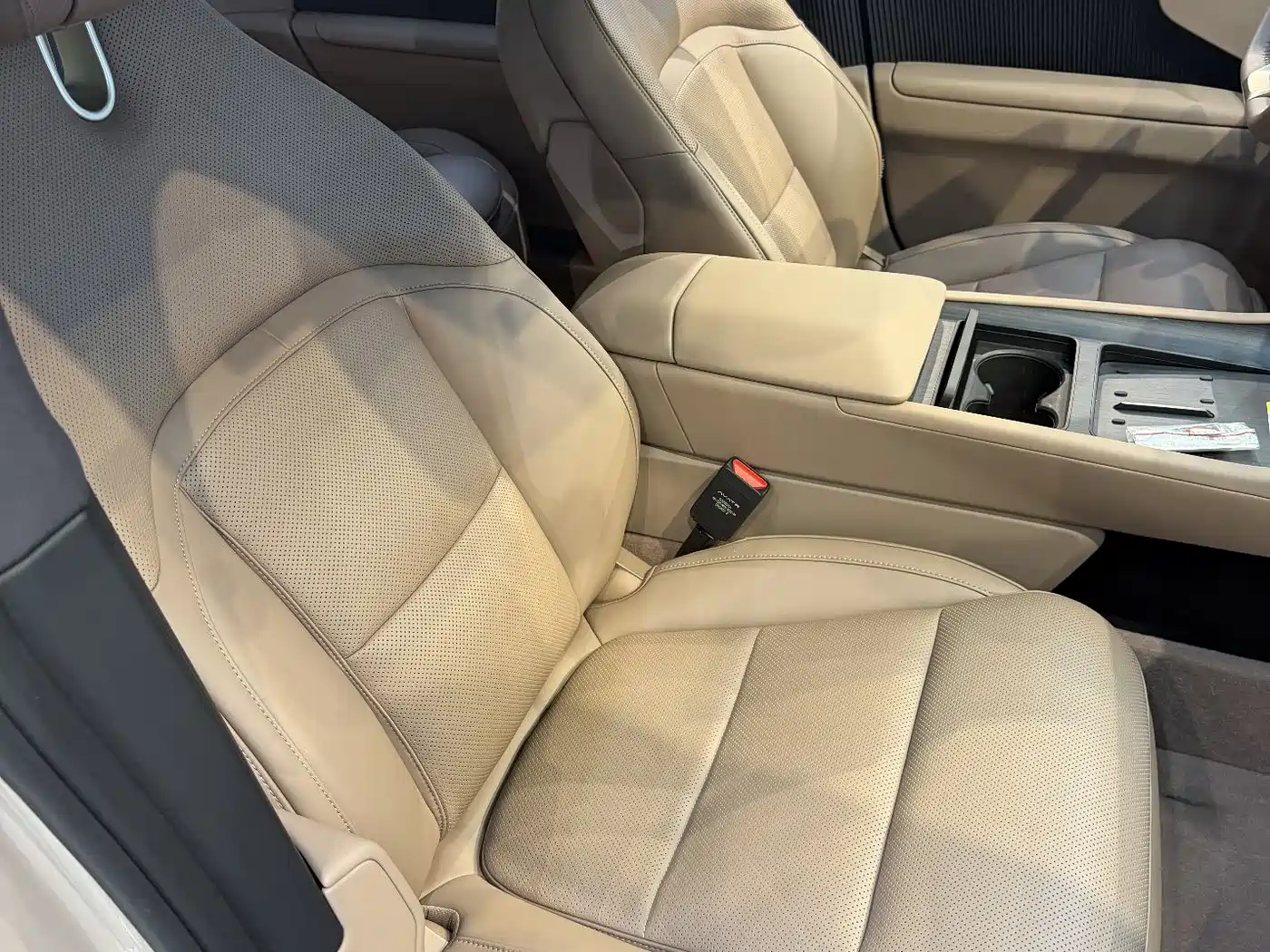 Avatr 12 2026 Pure Electric AWD 4-Seater фото 20