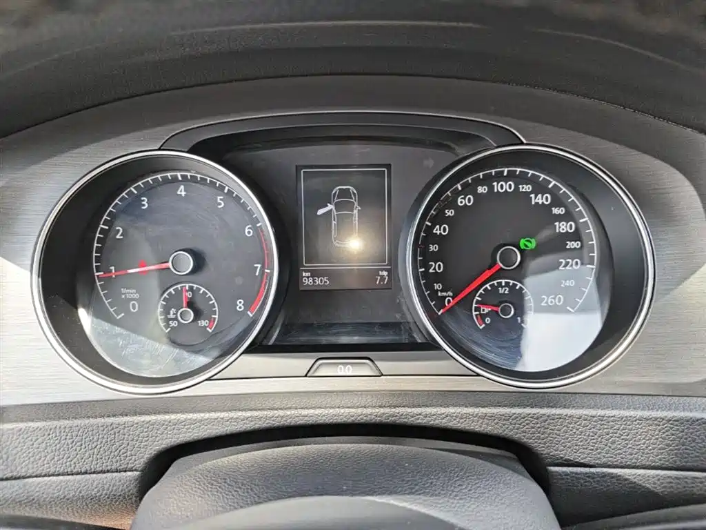 Volkswagen Golf 2015 1.6L Automatic Comfort фото 12