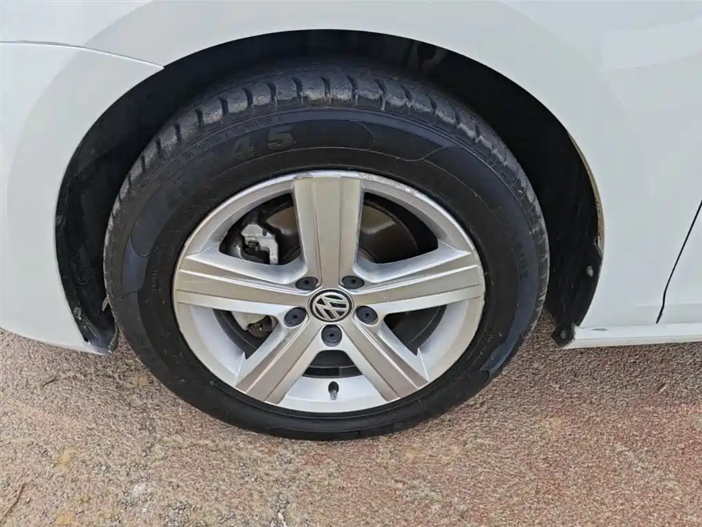 Volkswagen Golf 2015 1.6L Automatic Comfort фото 23