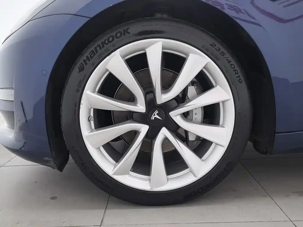 Tesla Model 3 (Import) 2019 2019 Long Range All-Wheel Drive Edition