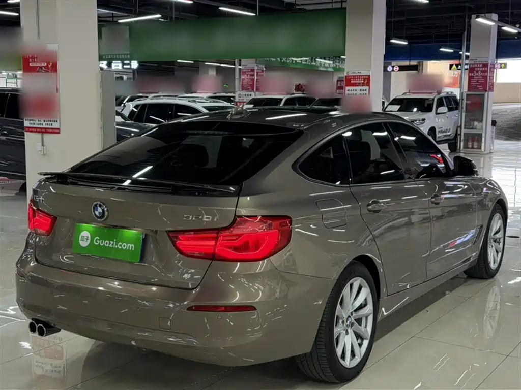 BMW 3 Series GT 2018 320i Fashion фото 13