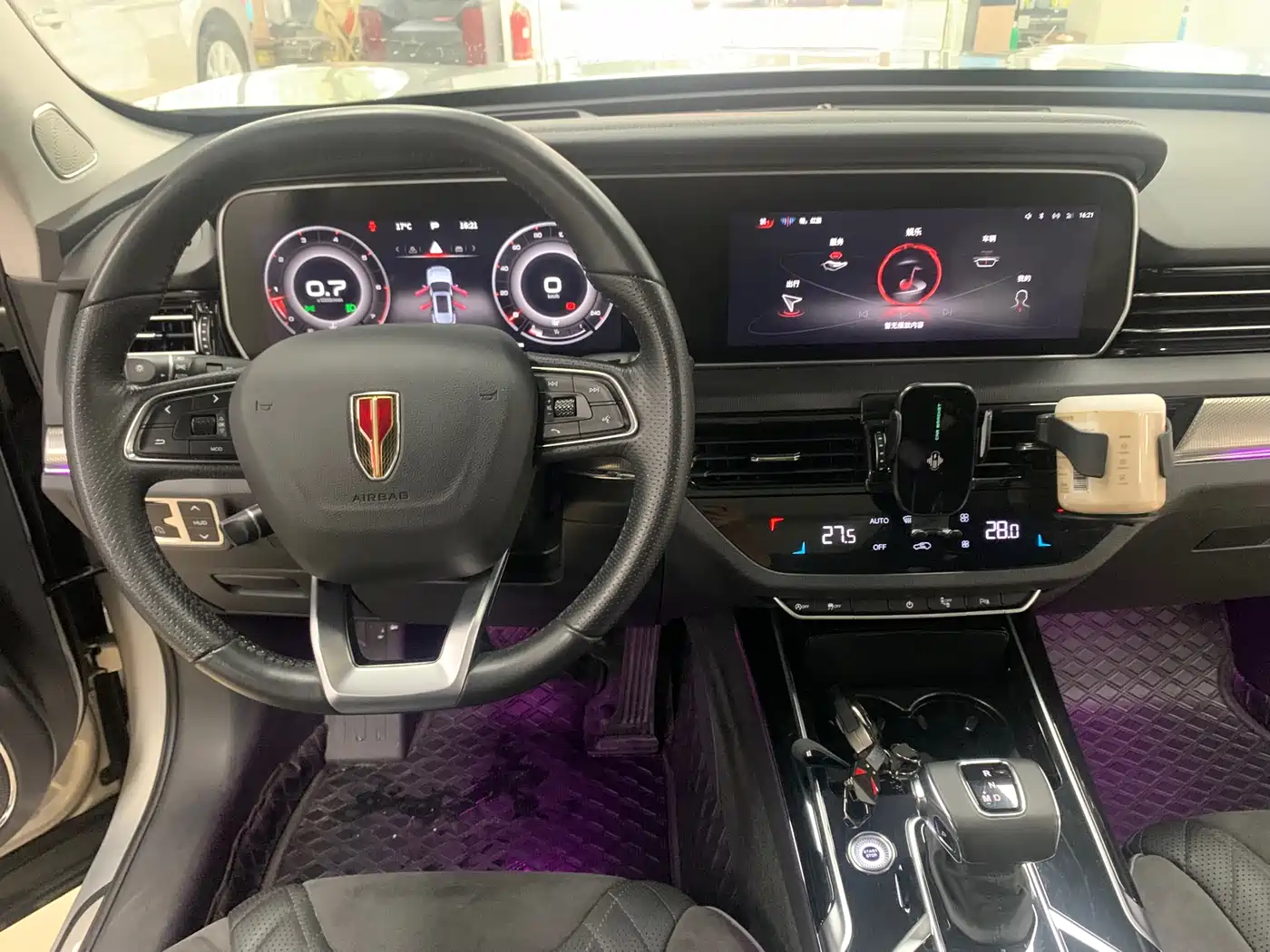 Hongqi HS5 2022 Facelift 2.0T Smart Flag Enjoyment Edition фото 8