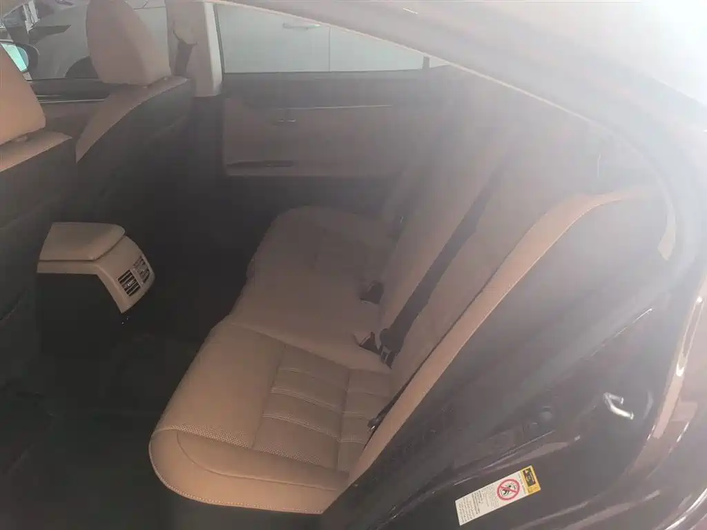 Lexus ES 2015 300h Comfort Edition фото 15