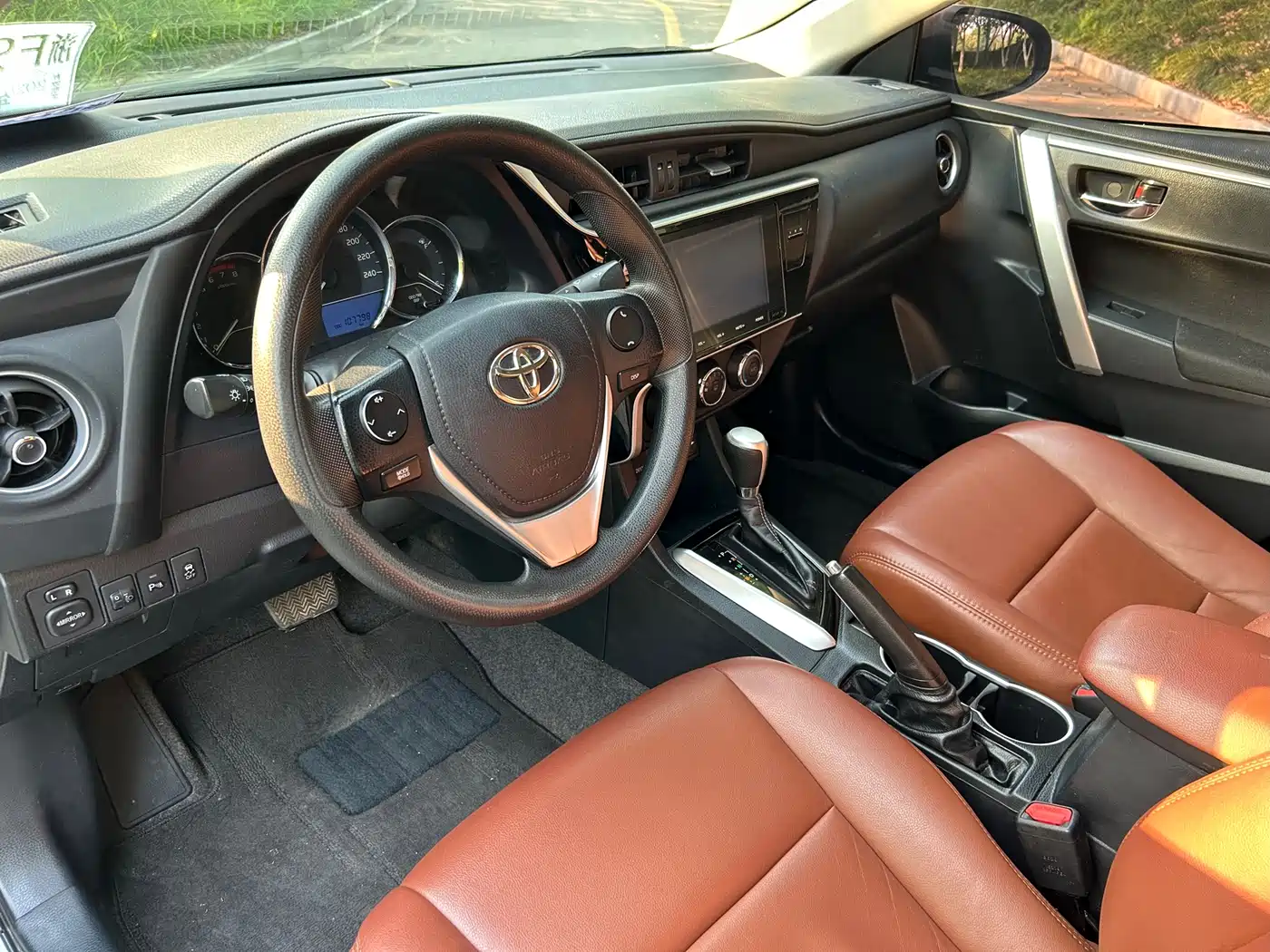 Toyota Levin 2017 Facelift 185T CVT Elite (China V) фото 9