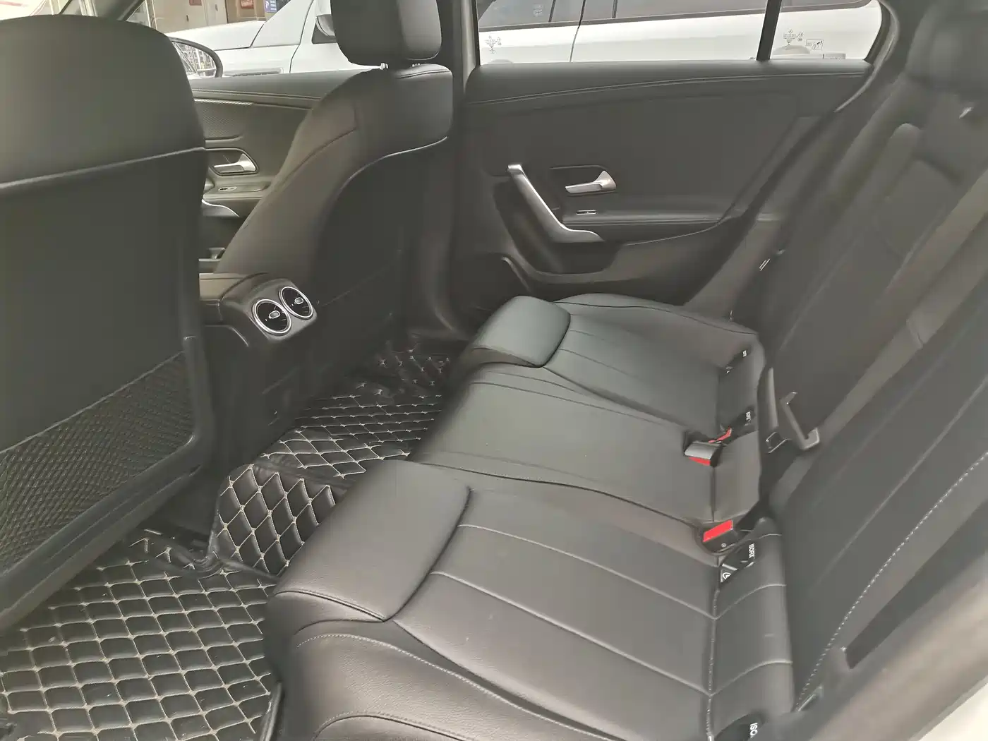 Mercedes-Benz A-Class 2022 A 200 L Sport Sedan Dynamic фото 7