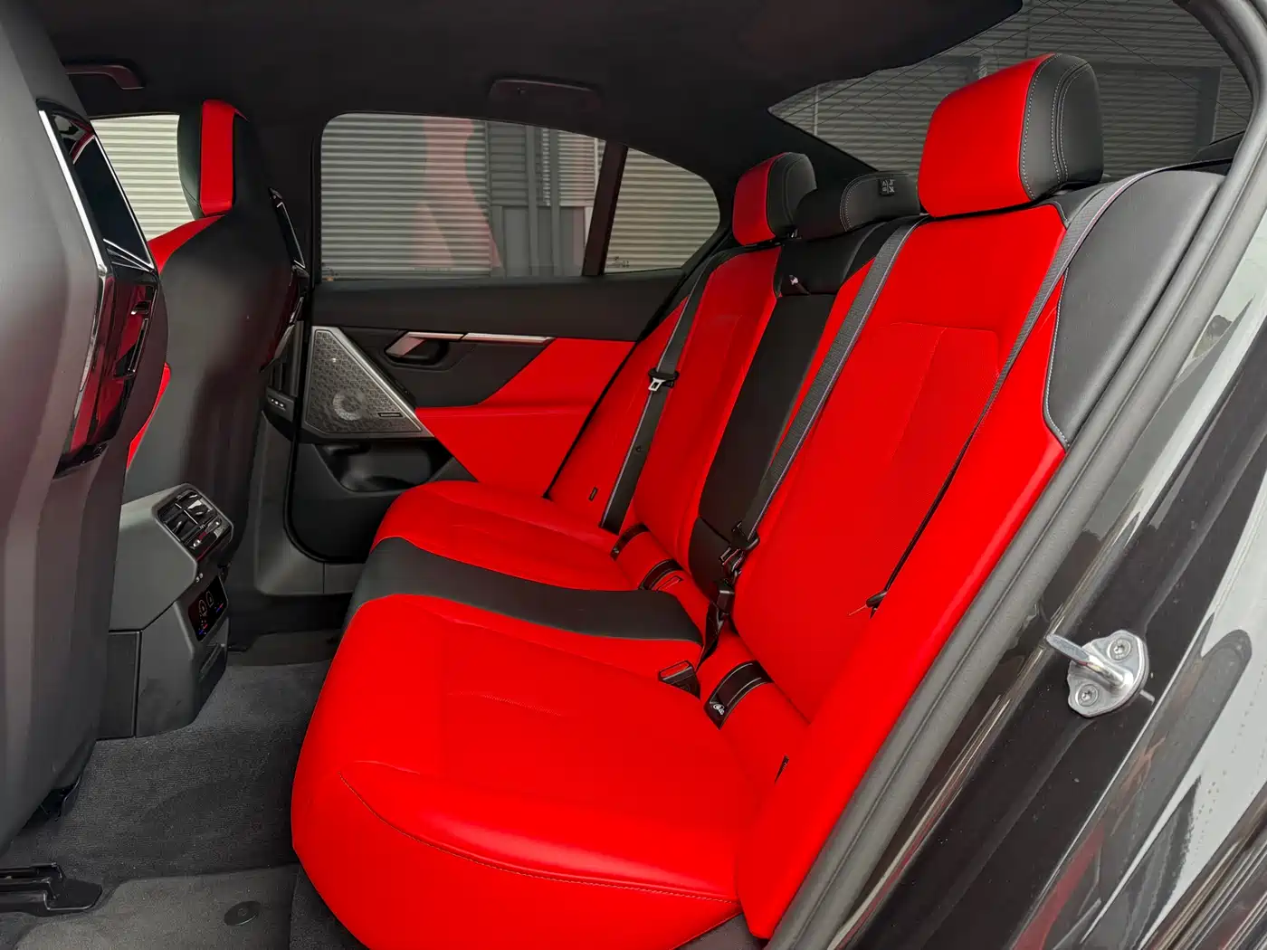 BMW M5 New Energy 2025 M5 фото 9