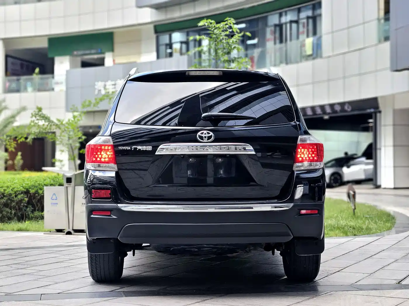 Toyota Highlander 2012 2.7L 2WD 5-seater Elite Edition фото 9