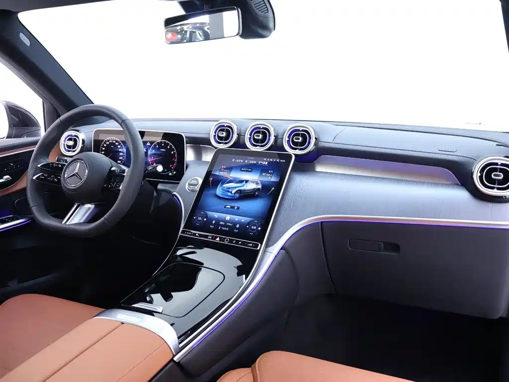 MERCEDES-BENZ GLC