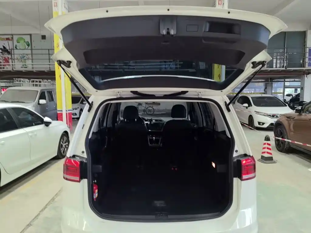صورة 19 - Volkswagen Touran