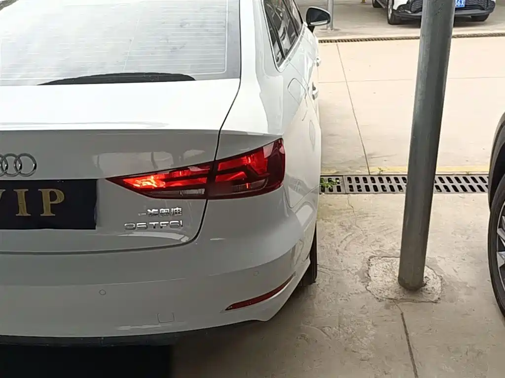 Audi A3 2016 Limousine 35 TFSI Progressive фото 8