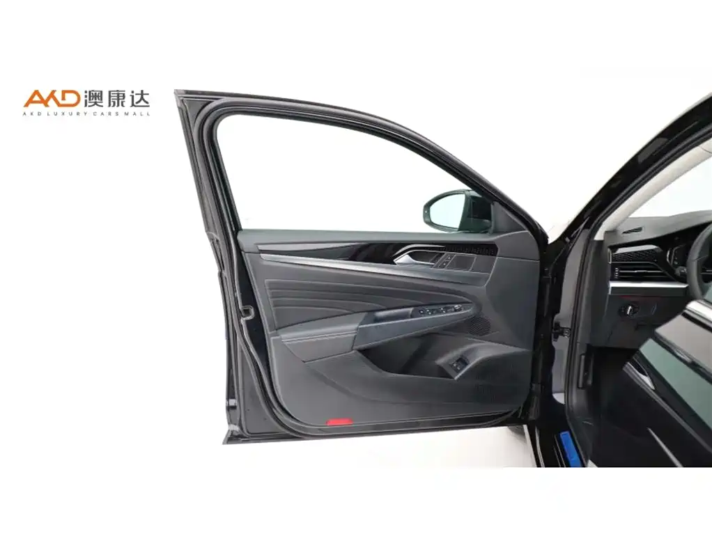 Volkswagen Passat New Energy 2022 430PHEV Hybrid Luxury Edition фото 10