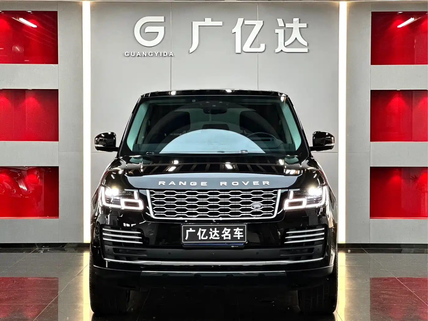 Land Rover Range Rover 2021 3.0 L6 Heritage Edition фото 2