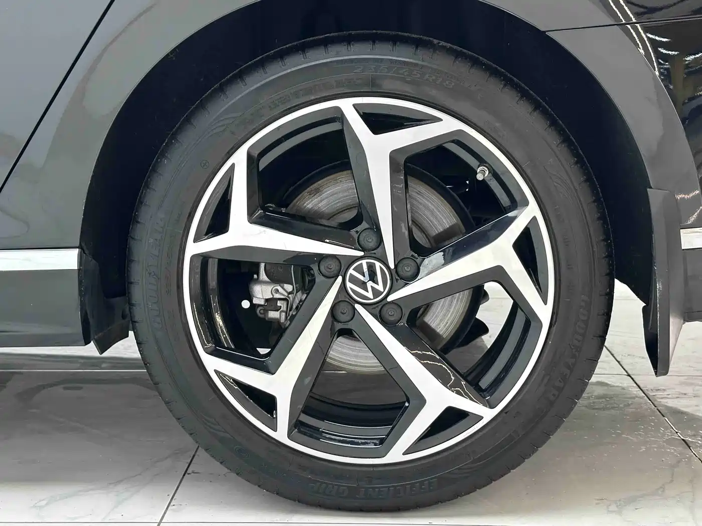 Volkswagen Magotan 2025 Facelift Public Edition 330TSI DSG Luxury фото 18