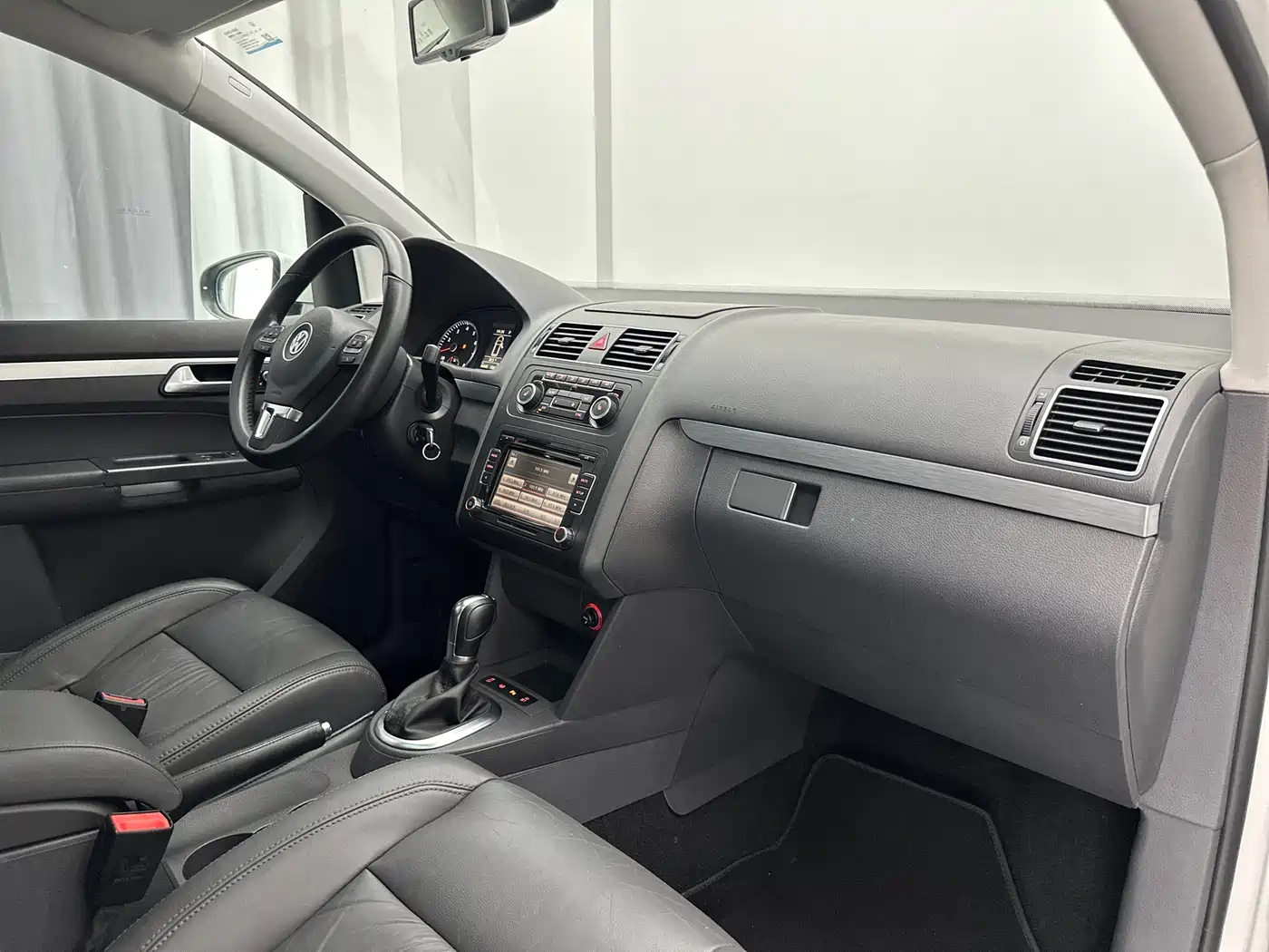 Volkswagen Touran 2015 1.4T DSG Flagship Edition 5-seater фото 34