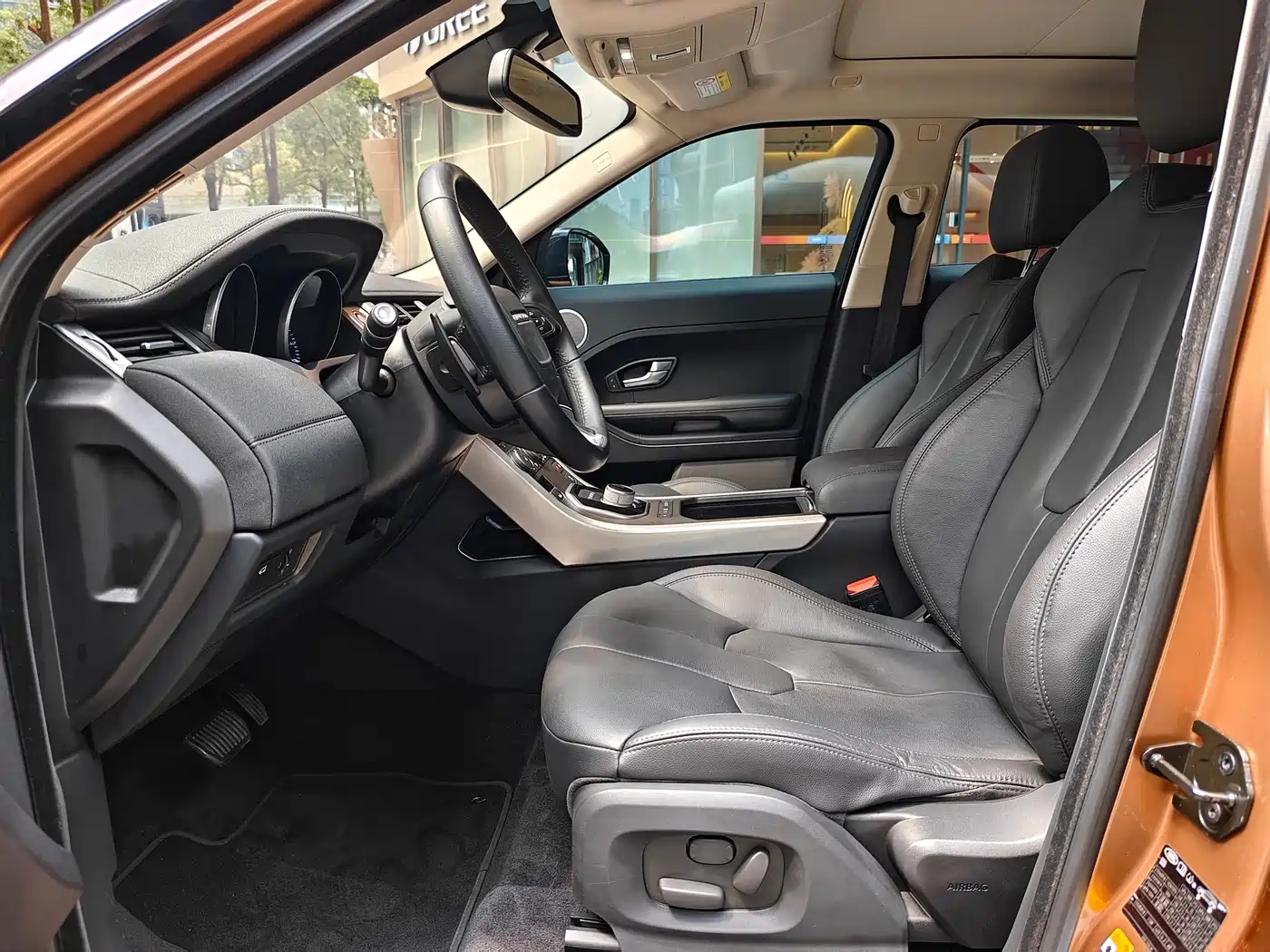 Land Rover Range Rover Evoque 2015 2.0T 5-Door Intelligent Edition фото 21