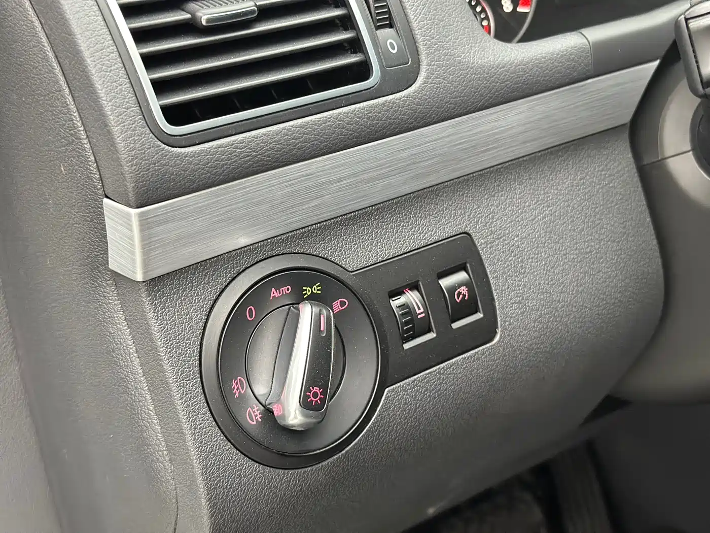 Volkswagen Touran 2015 1.4T DSG Flagship Edition 5-seater фото 17