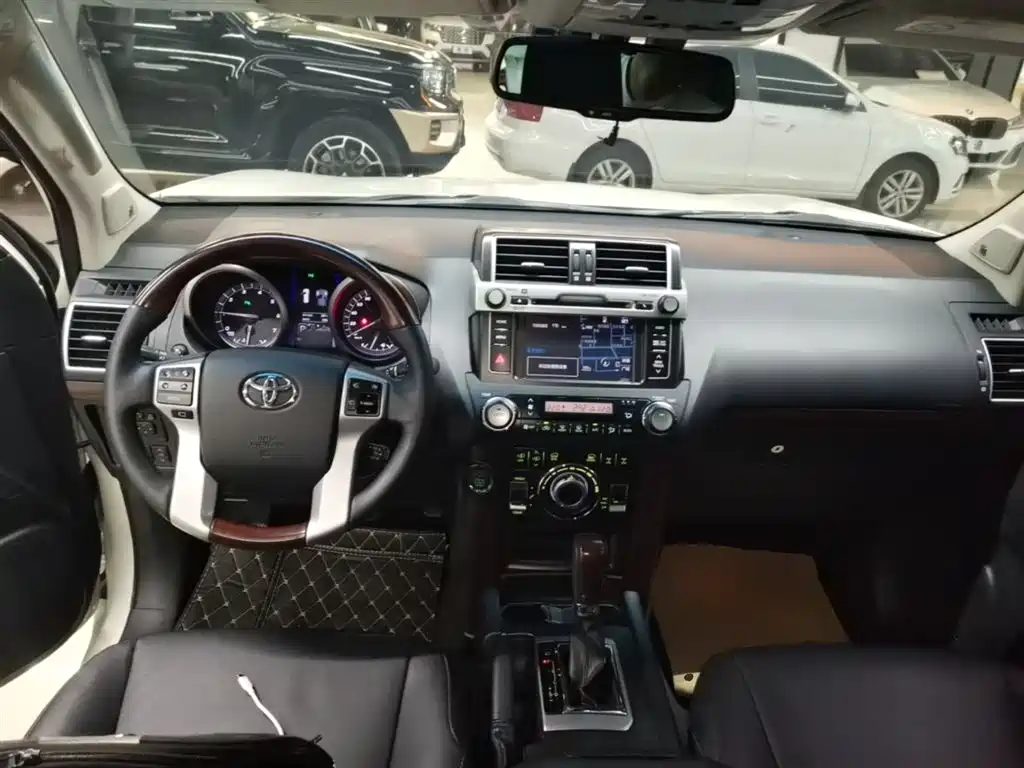 Toyota Prado 2016 3.5L Auto VX NAVI фото 10