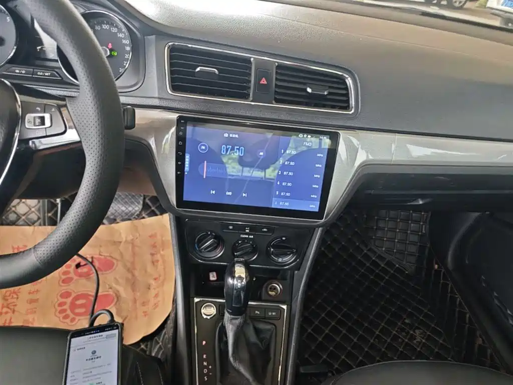 Volkswagen Lavida 2017 1.6L Automatic Comfort Edition фото 13