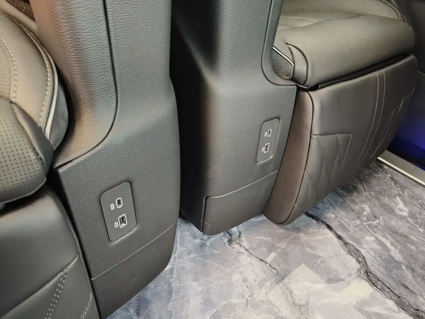 Hongqi HQ9 2023 2.0T Smart Connect Flagship фото 28