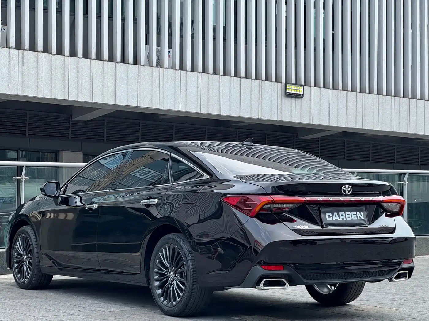Toyota Avalon 2022 2.0L XLE Premium фото 9