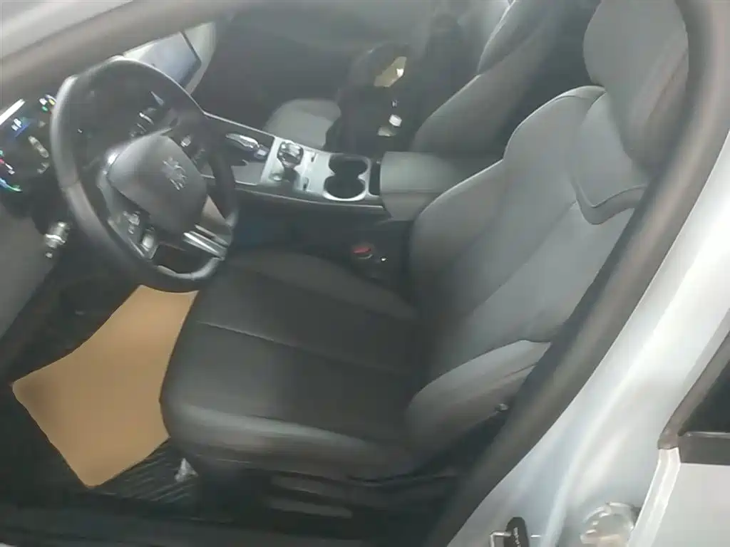 BYD Qin PLUS 2025 DM-i Smart Drive 55KM Leader фото 15