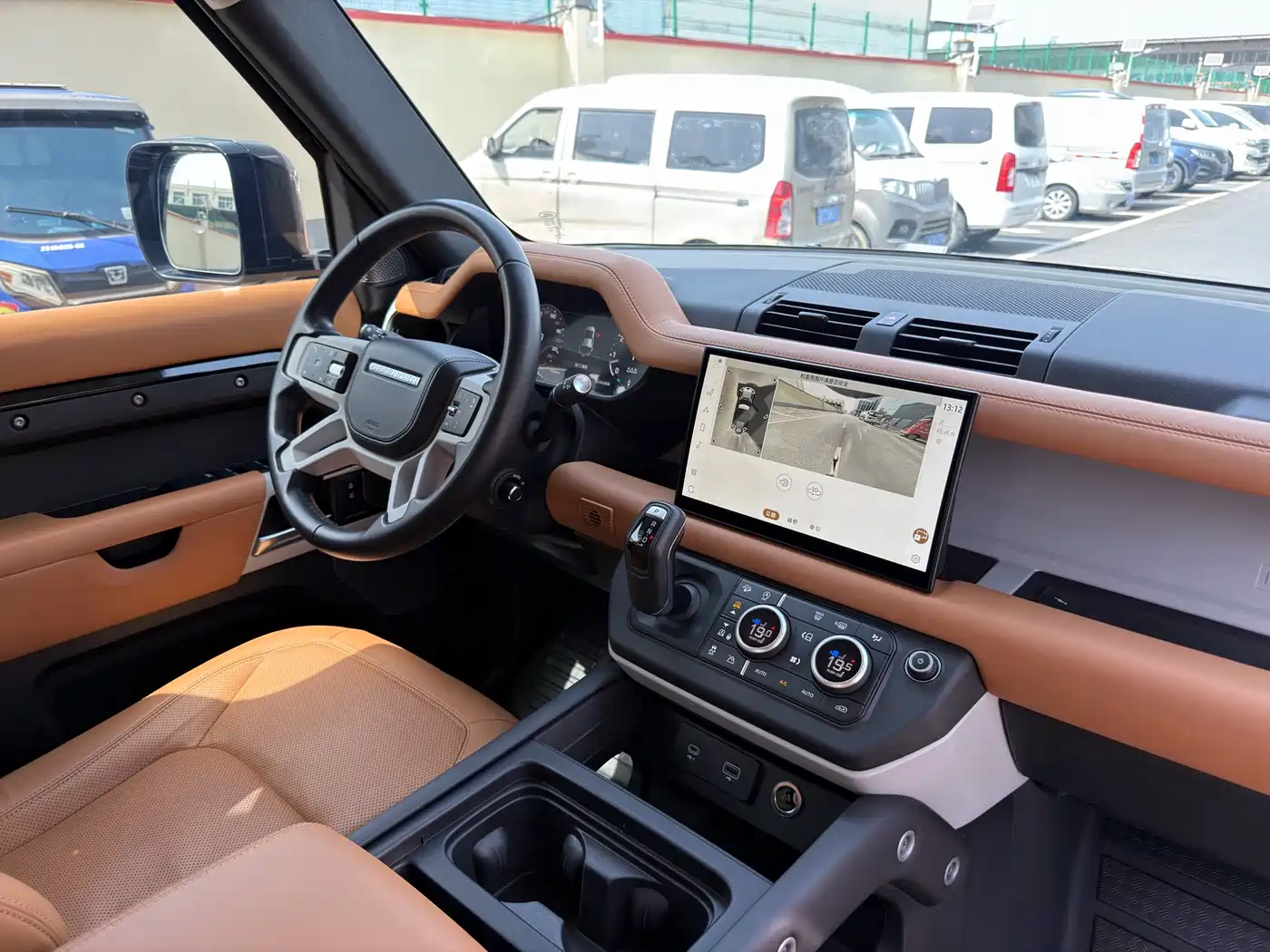 Land Rover Defender 2023 Facelift 110 3.0T P400 Dark Special Edition фото 15