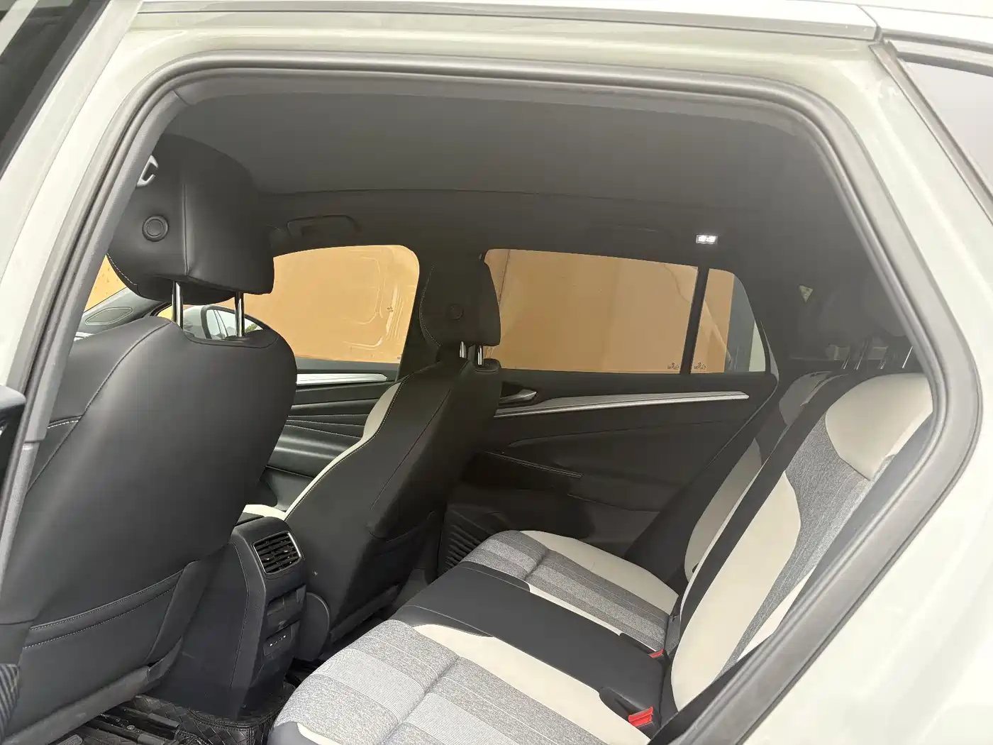 Volkswagen ID.4 CROZZ 2022 Model Year Pure Enjoyment Limited Edition фото 6