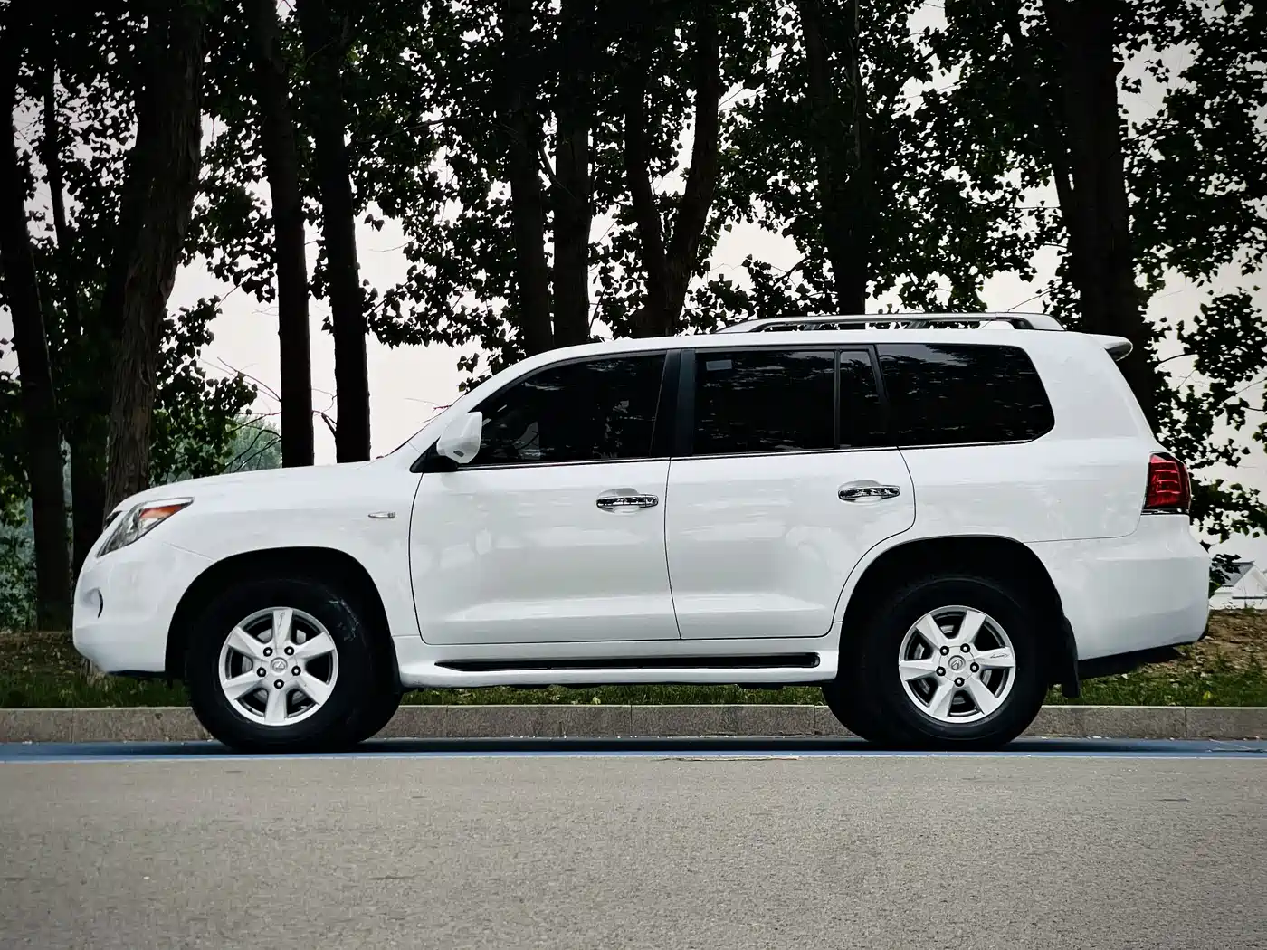 Lexus LX 2009 570 фото 7