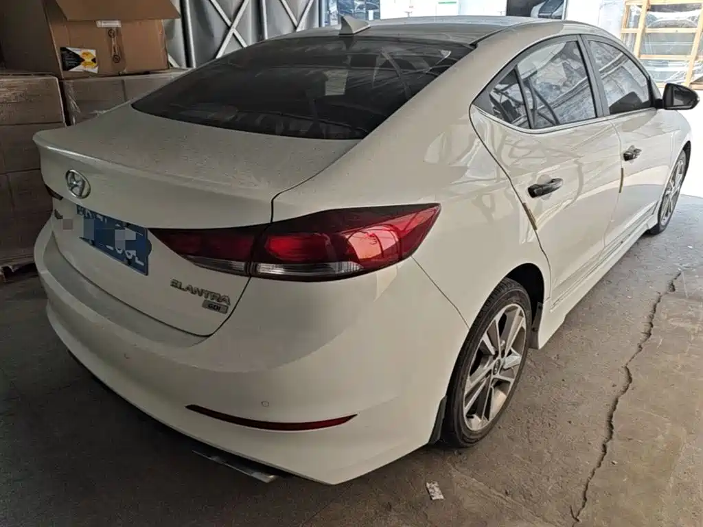 Hyundai Elantra 2016 Model 1.6L Automatic Smart Elite фото 12
