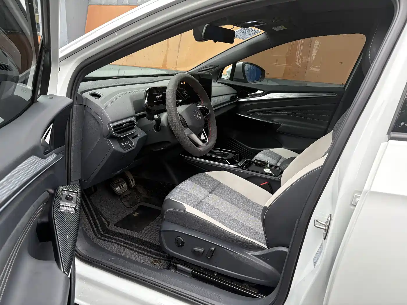 Volkswagen ID.4 CROZZ 2022 Model Year Pure Enjoyment Limited Edition фото 4
