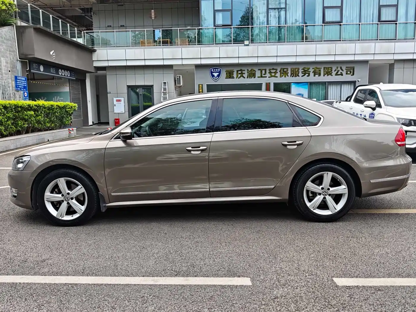 Volkswagen Passat 2014 1.8TSI DSG Executive Edition фото 5