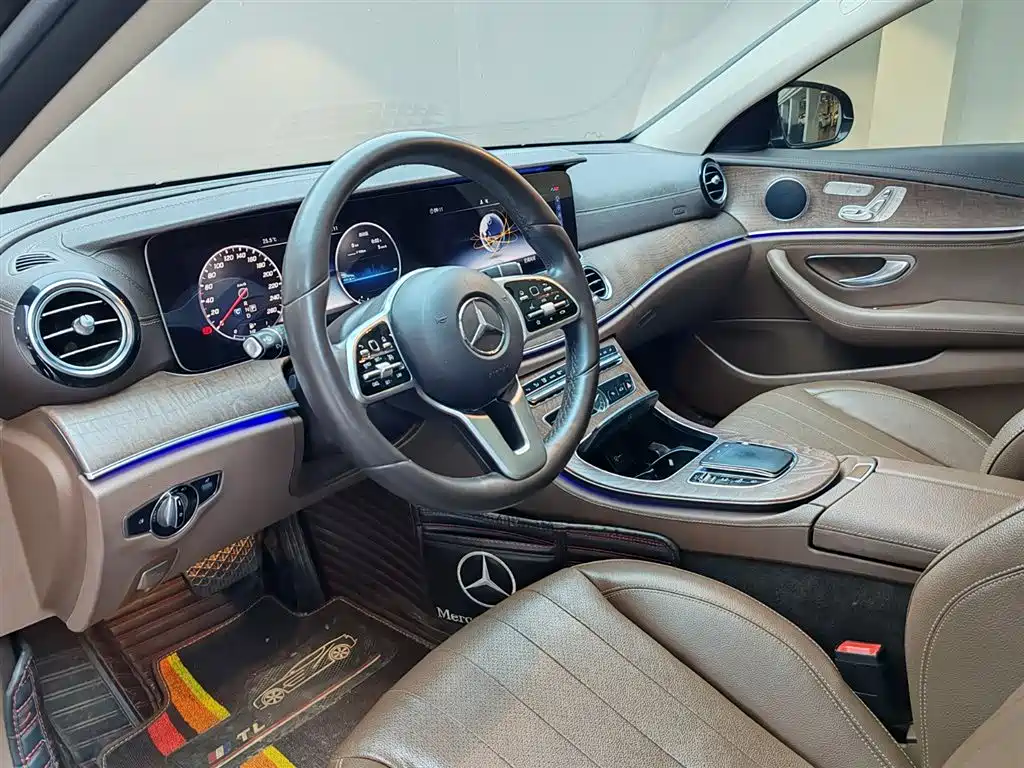 Mercedes-Benz E-Class 2019 E 300 L Fashion фото 15