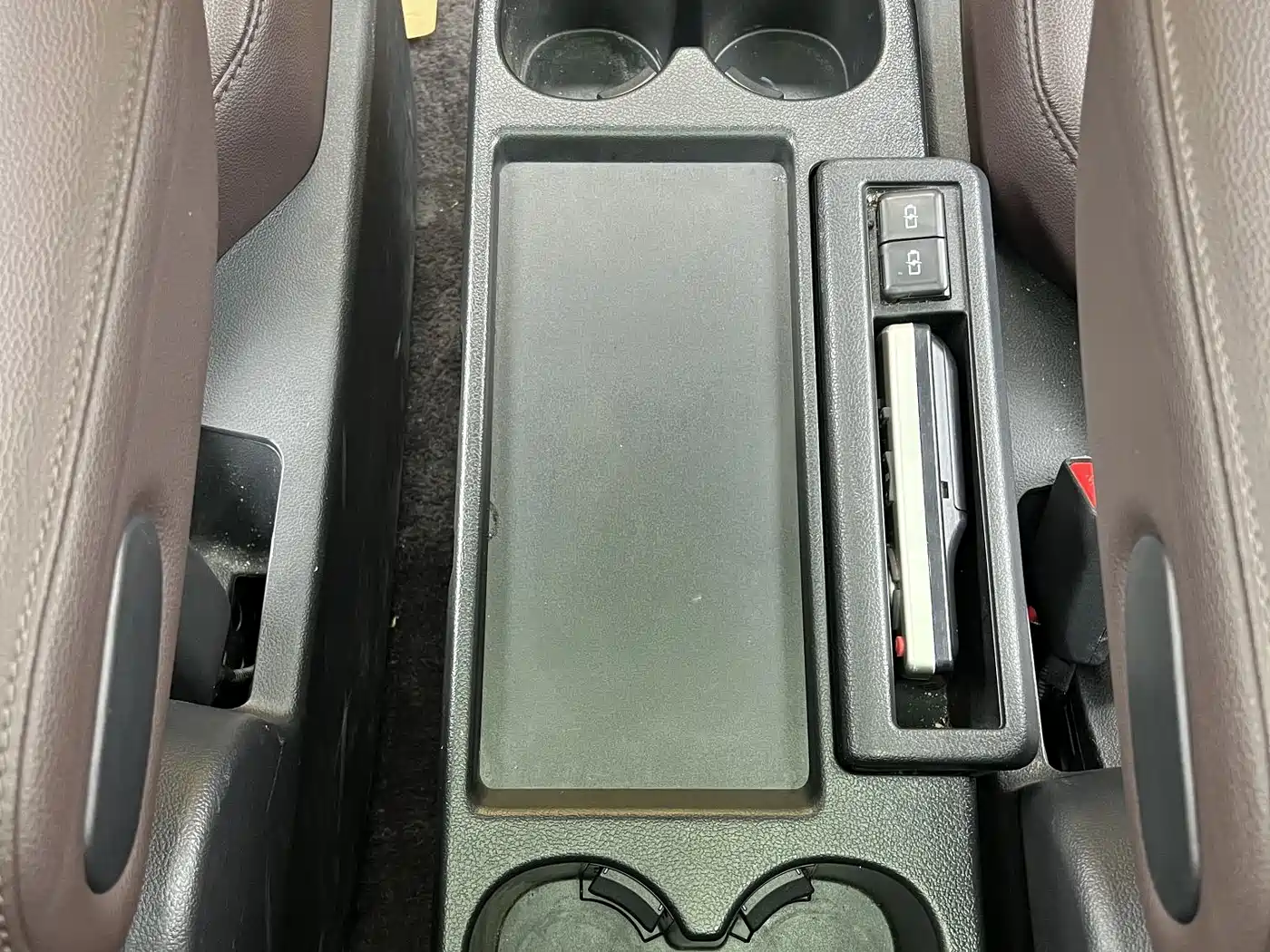 Toyota Sienna 2023 2.5L Hybrid Platinum Edition фото 31