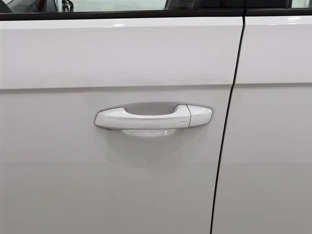 VOLKSWAGEN T ROC EXPLORING SONGS