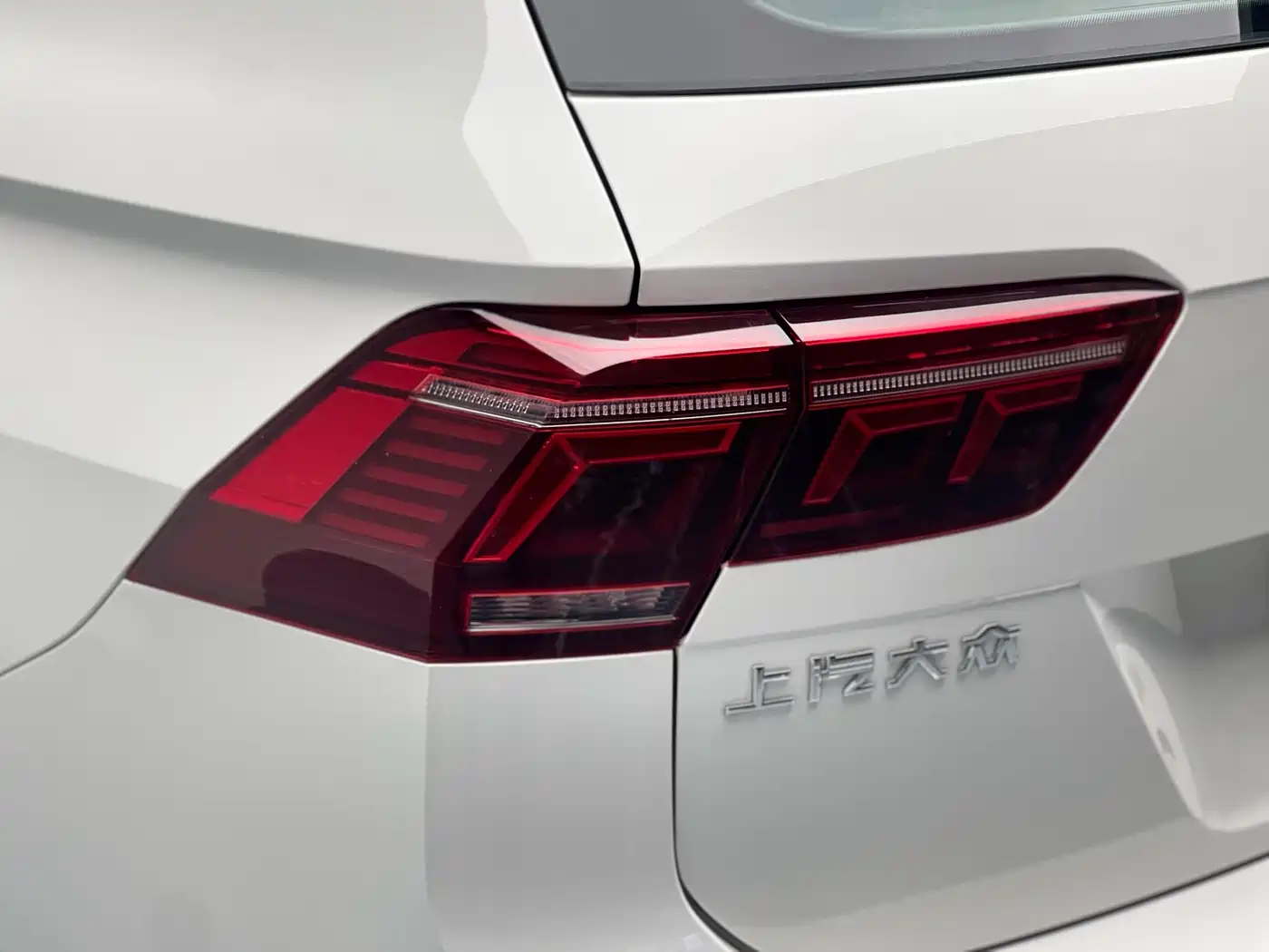 Volkswagen Tiguan L PHEV 2022 430PHEV Plug-in Hybrid Premium фото 22