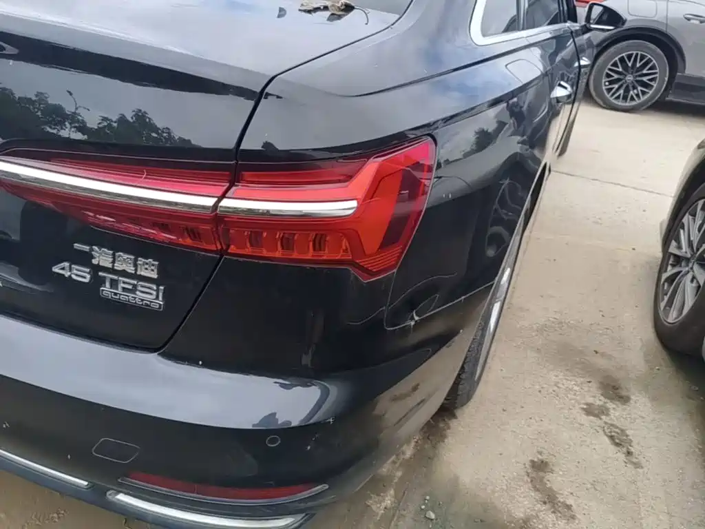 Фото 8 - Audi A6L