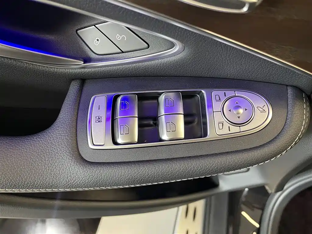Mercedes-Benz GLC 2022 Facelift GLC 300 L 4MATIC Dynamic Collector's Edition фото 26