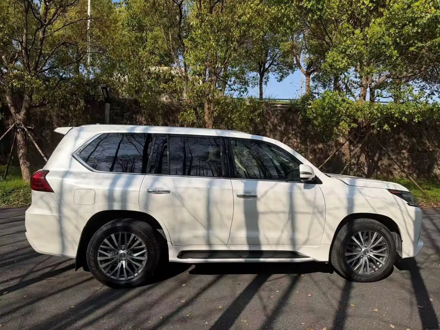Lexus LX 2017 570 Dynamic Luxury фото 4